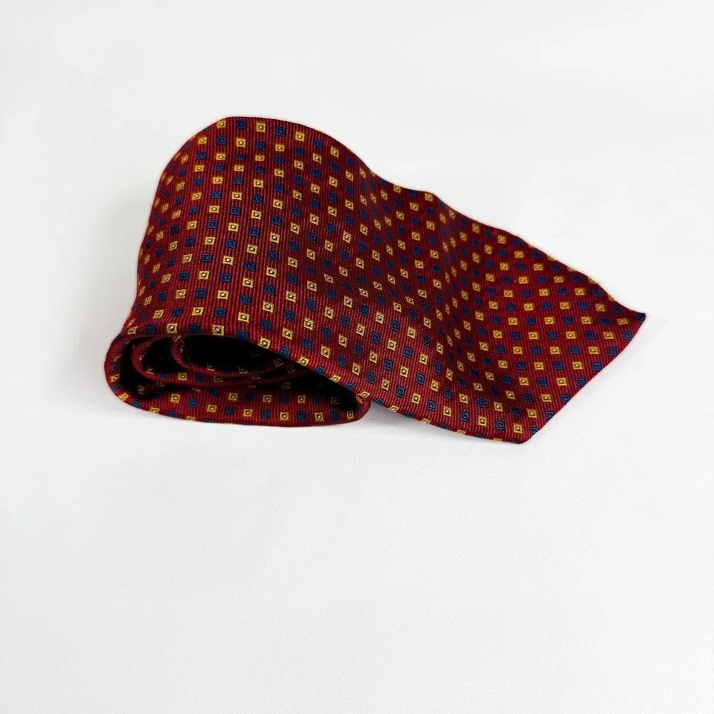 Brooks Brothers Tie Makers XL All Silk Made in USA Red Gold Blue Medallion Tie
